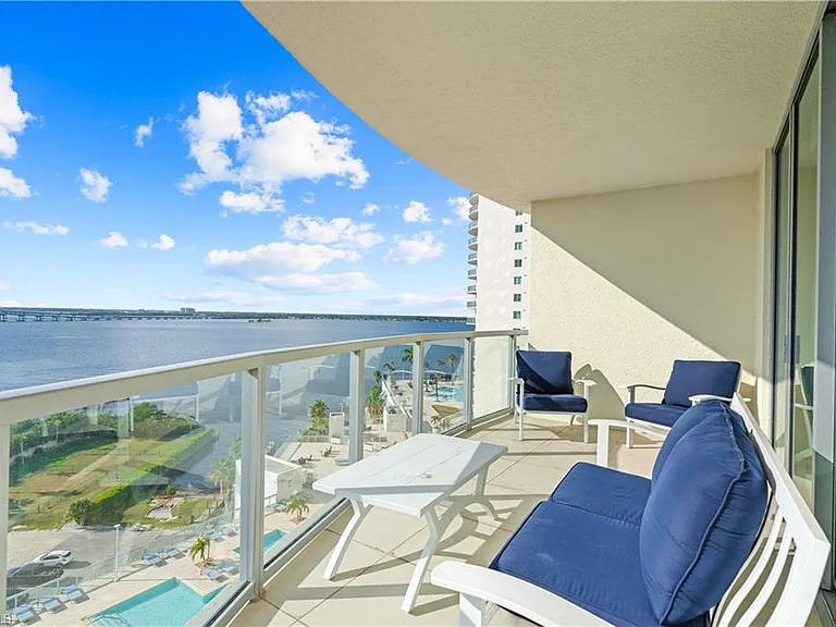 3000 Oasis Grand Blvd #1101 — Photo 7