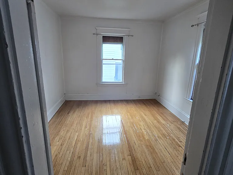 403 College St — Photo 7