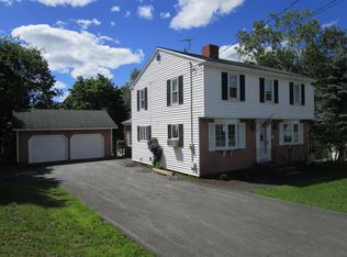 14 Hillside St, Presque Isle, ME 04769