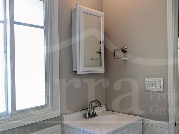 5th image of 300 Loyola Dr