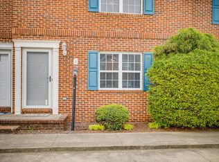 1 Lexington Ct, Johnson City, TN 37615