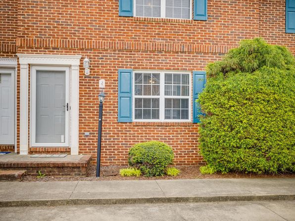 1 Lexington Ct