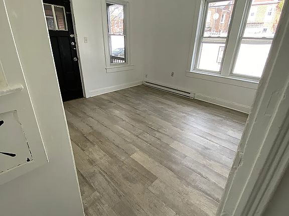 4th image of 694 Rutherford Ave APT A4