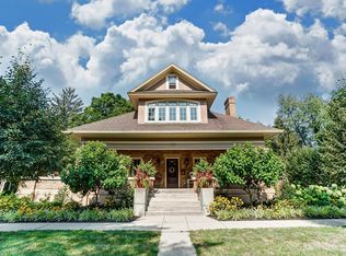 133 S Pearl St, Granville, OH 43023