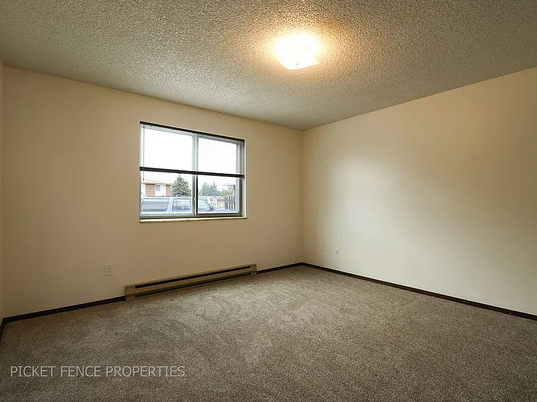 1846 E 16th Street — Photo 16