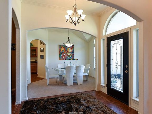 3rd image of 2706 Colony Glen Dr
