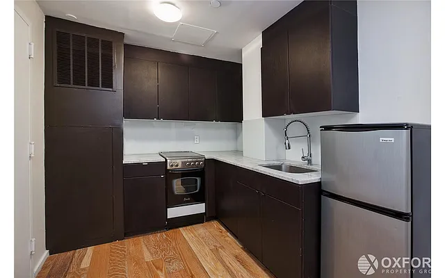 Rented by Oxford Property Group | media 6