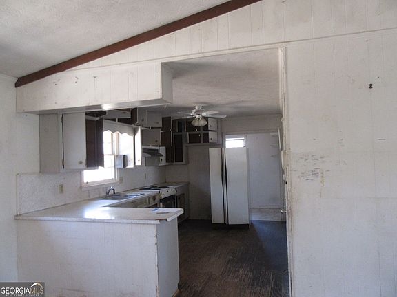 4th image of 4043 Lithia Way