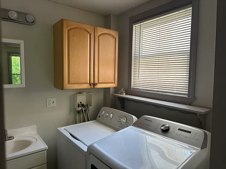 28 Lincoln St #A — Photo 15