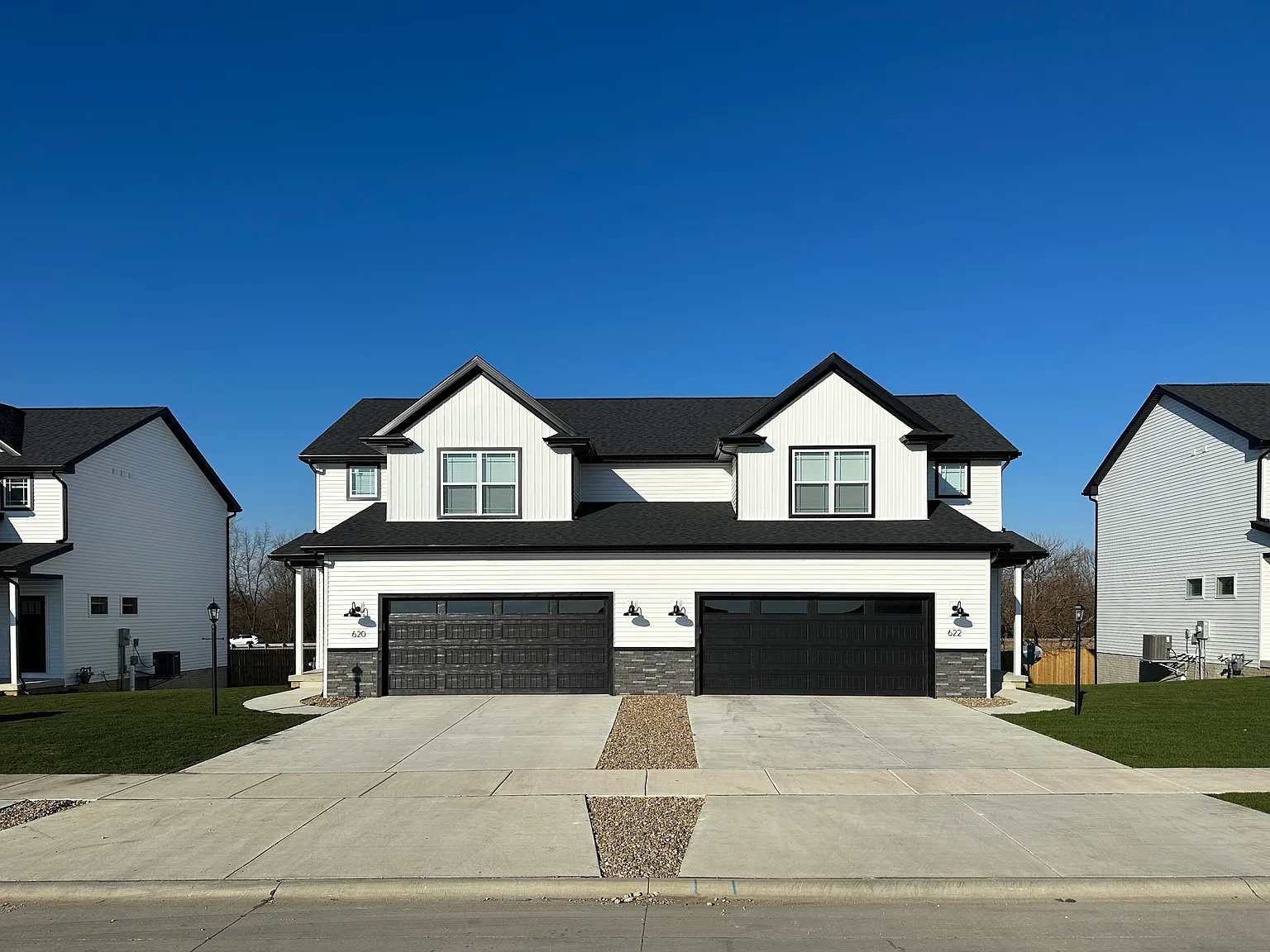4 bed, 3.5 bath, 2244 sqft, $2,950 — Photo 1