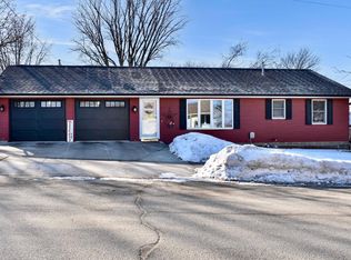 14 1st Ave NE, Altura, MN 55910