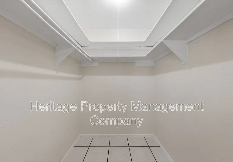 7422 Stonehouse Dr — Photo 20