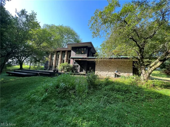 1435 Circle Dr NW, Dover, OH 44622