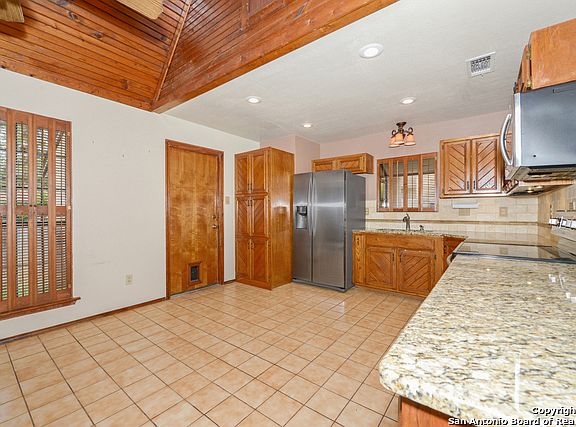 5th image of 8410 Donegal St