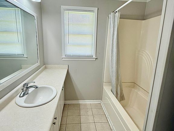 5th image of 608 Linwood Dr