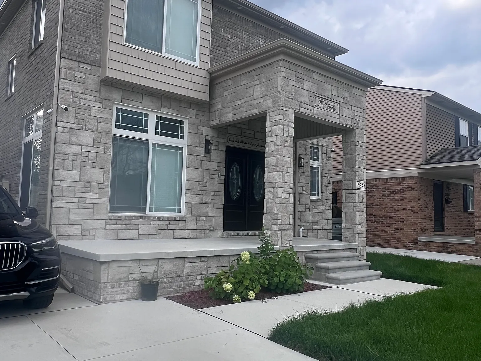 3 bed, 2300 sqft, $6,000 — Photo 2