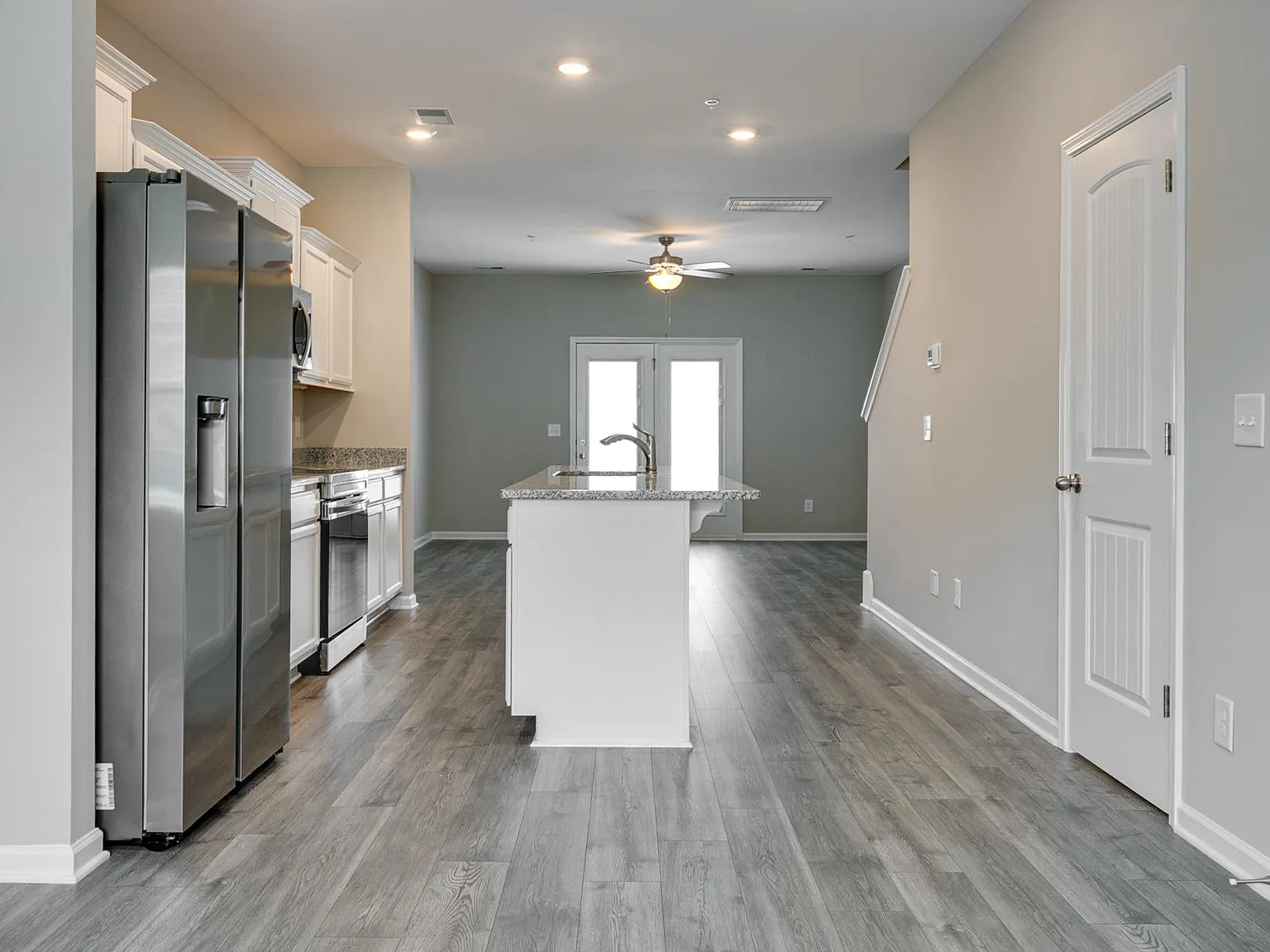 2 bed, 2.5 bath, 1306 sqft, $1,550 — Photo 4
