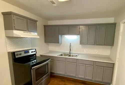 4018 Elam St Photo 1