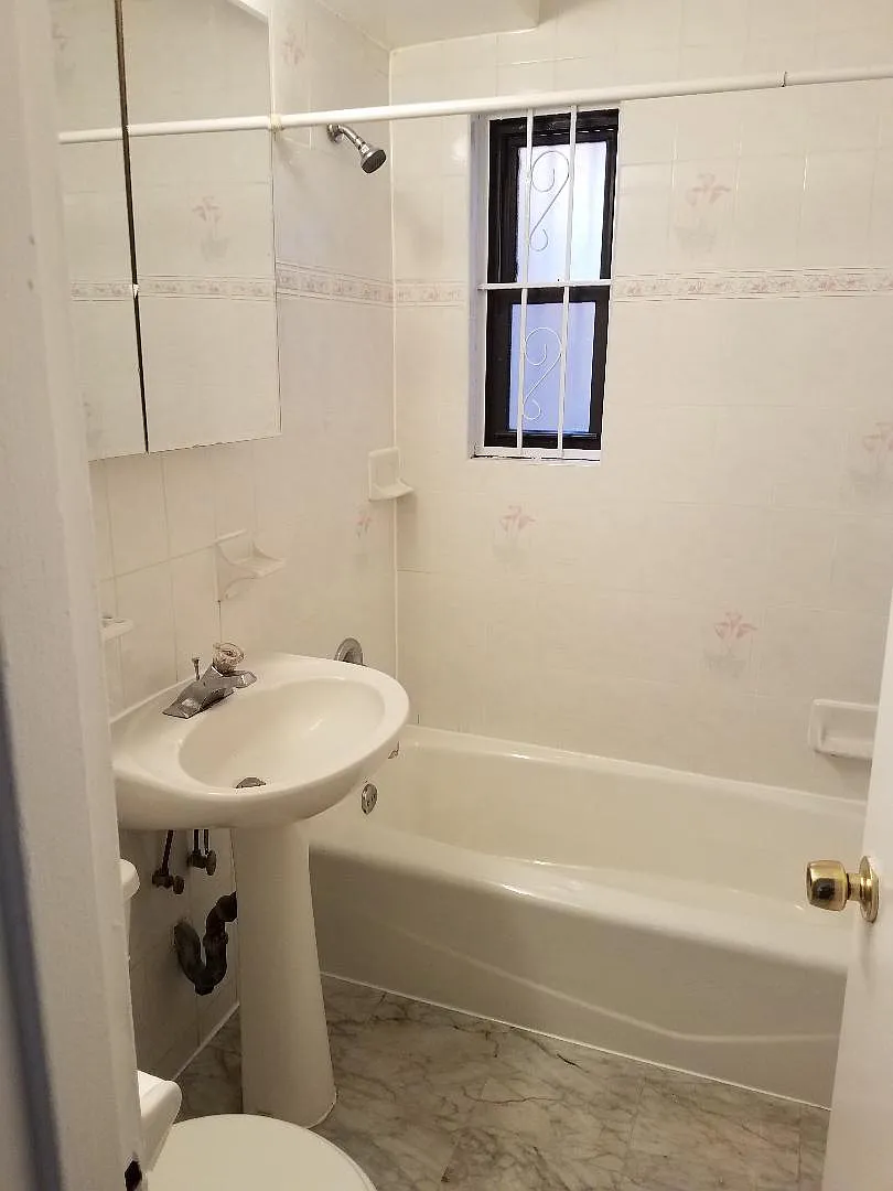 2 bed, 1000 sqft, $2,500 — Photo 3