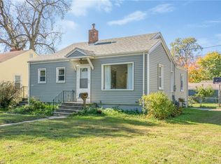 4044 Oxford St, Des Moines, IA 50313