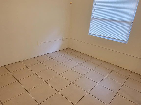 5th image of 5960 58th Ave N #B