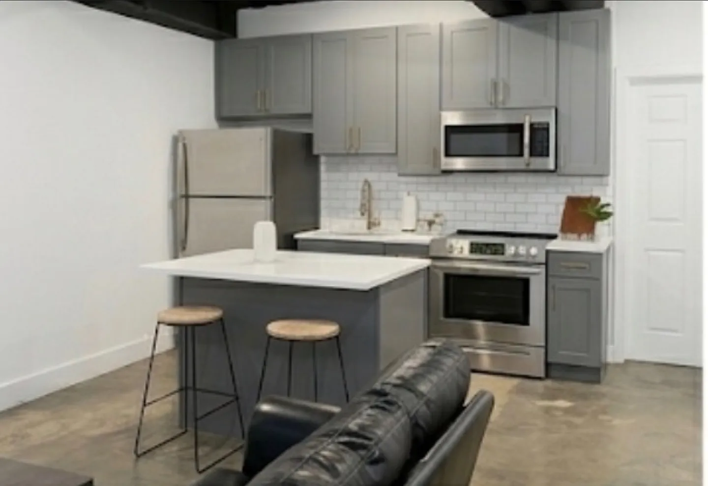 1 bed, 808 sqft, $2,200 — Photo 2