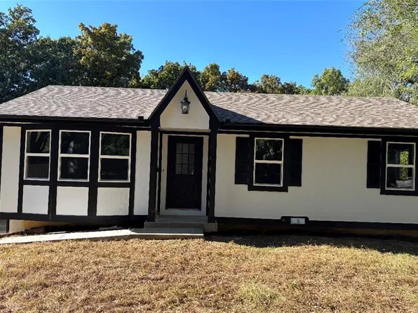 228 SE 101st Rd E, Warrensburg, MO 64093