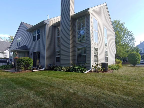 5th image of 218 Rainier Way #0