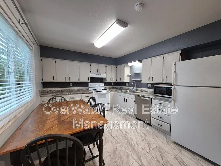 311 Turpin St #A — Photo 2