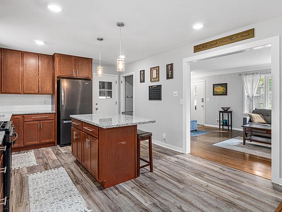 4th image of 2439 53rd St E