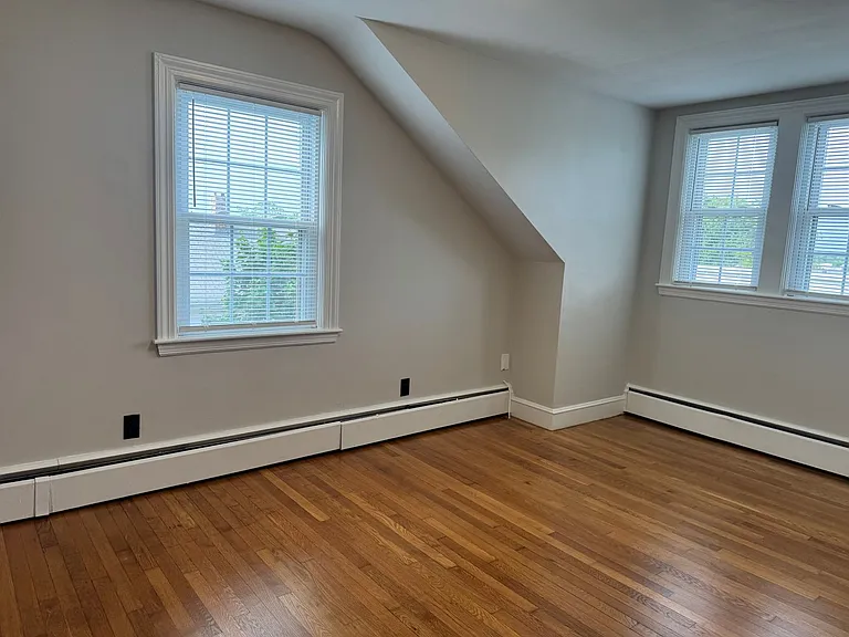 24 Pine St — Photo 4