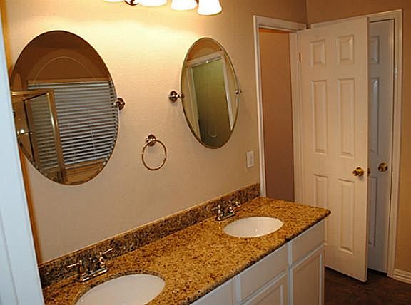 3rd image of 338 Stately Oak Ln