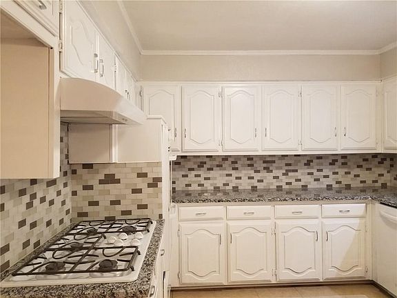 5th image of 1112 Gracelane Dr