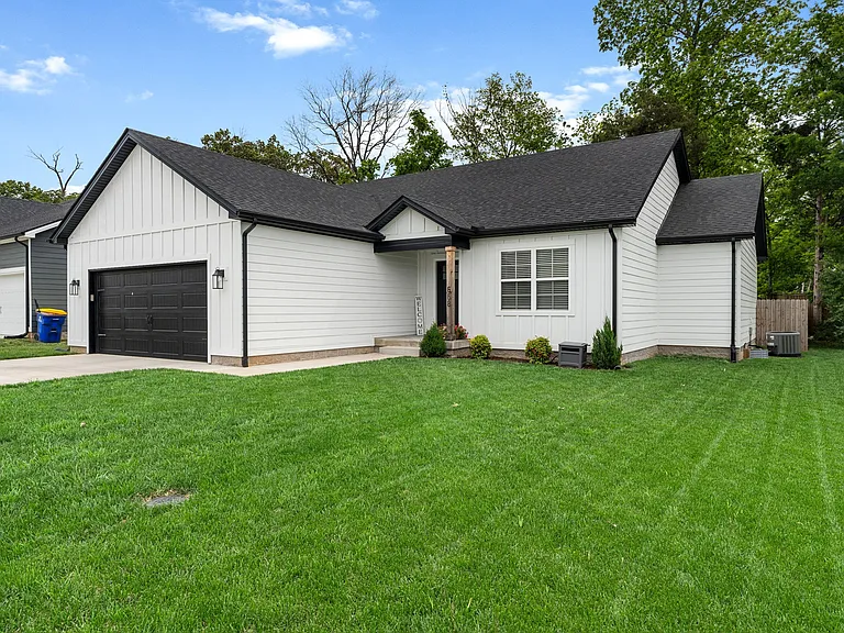 668 Pleasant Meadow Ln — Photo 3