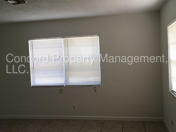 5th image of 835 Tequesta St APT 8