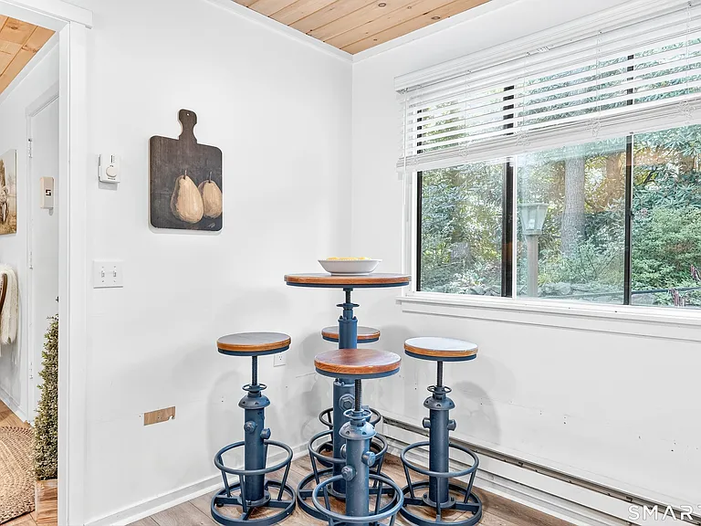 401 Heritage Vlg #B — Photo 16