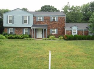 2218 Elmcrest Dr, Bardstown, KY 40004