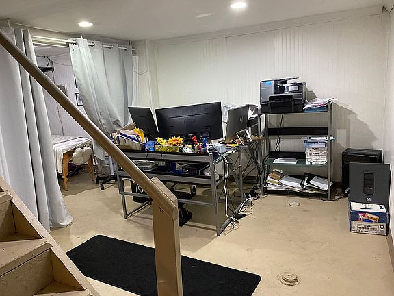 3rd image of 9132 Peachblossom Ct