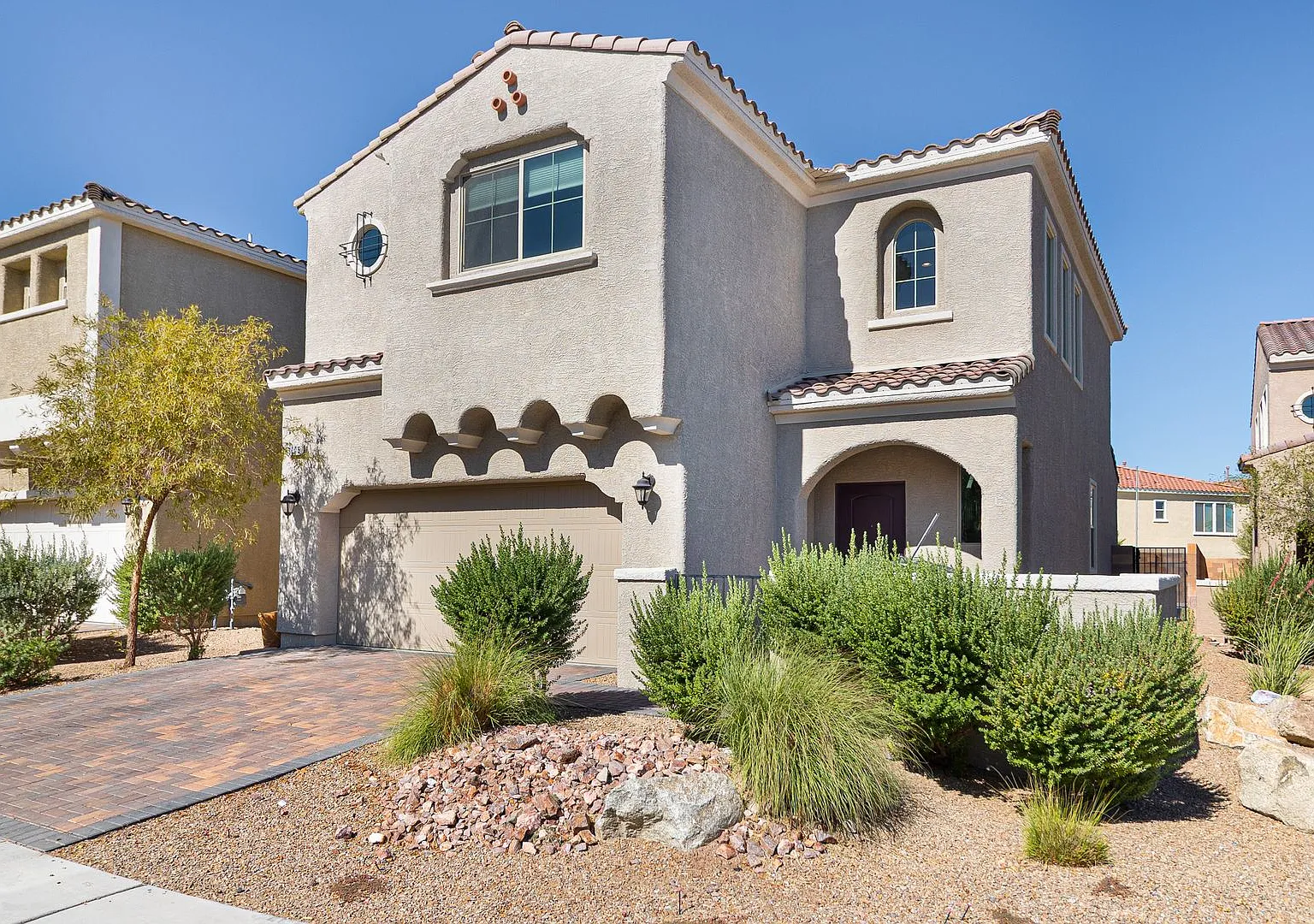 Beautiful 3-Bedroom Home with Private Pool in Guard-Gated Tuscany Community! — Photo 4