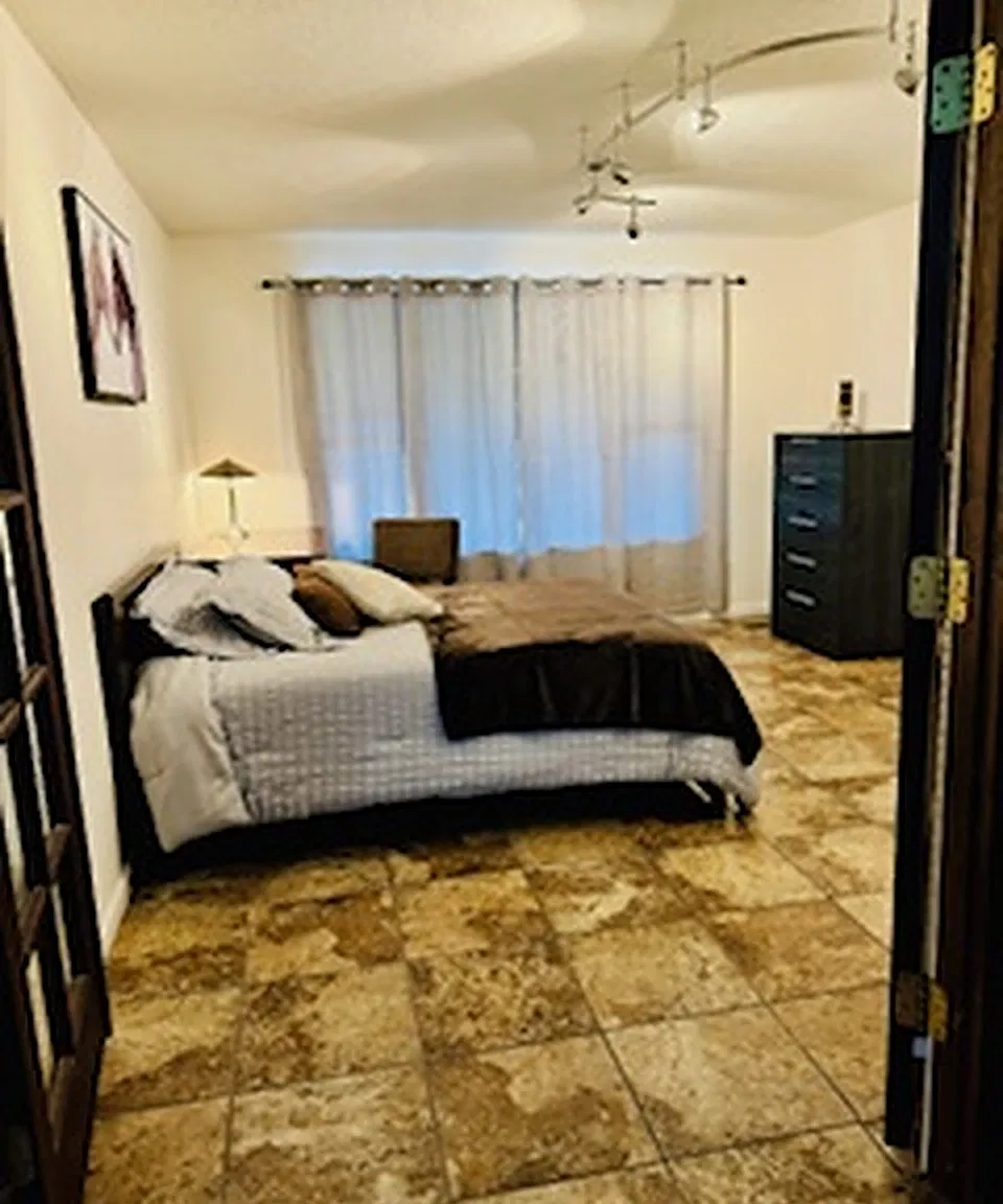 1305 NW Hilton Pl — Photo 3