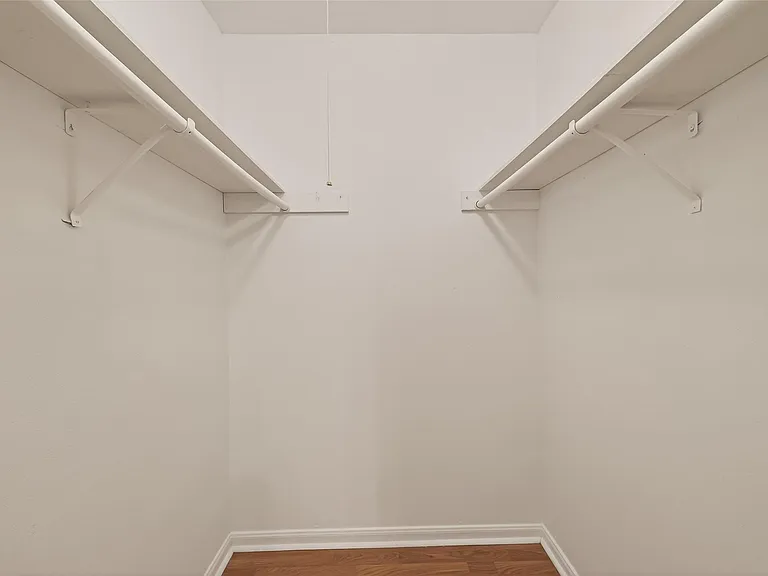 9422 Kristin Dr — Photo 37