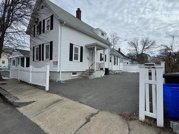 53 Harris St, Peabody, MA 01960