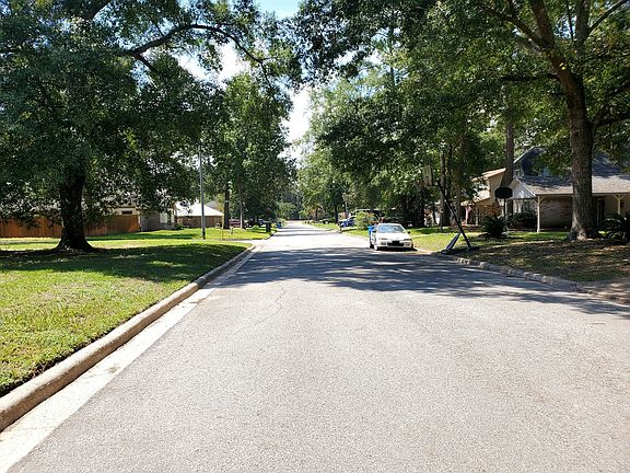 4th image of 25419 Dogwood Ln
