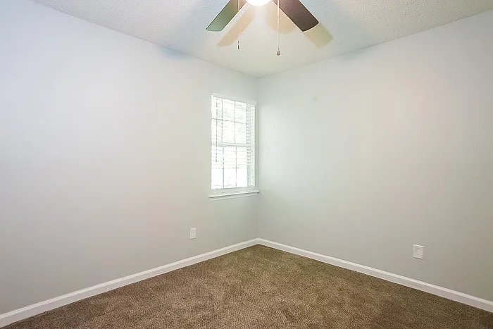 4011 Villa Ln — Photo 8