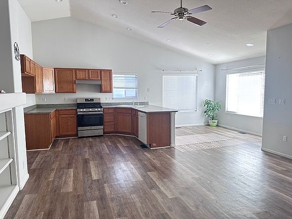 5th image of 870 E 129th Ave