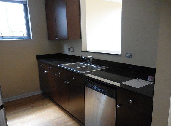 5th image of 4720 S Woodlawn Ave APT C