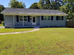 3329 Dunaire Dr, Charlotte, NC 28205