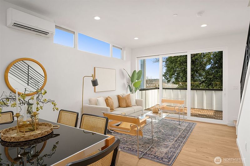 3rd image of 4408 A 50th Avenue S