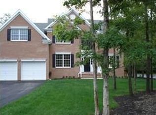 2 Hartford Dr, Egg Harbor Township, NJ 08234