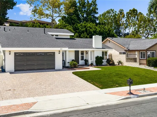 254 Las Riendas Dr, Fullerton, CA 92835